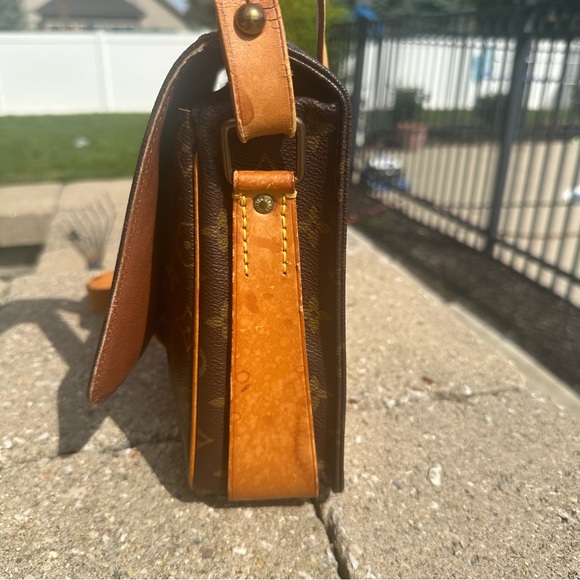 Louis Vuitton Monogram Cartouchiere GM - Picture 5 of 15